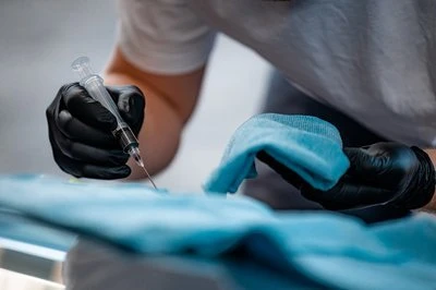 Mikro-Tisztaság: Hogyan befolyásolja a H₂O₂ tűkben lévő részecskék és kivonha...