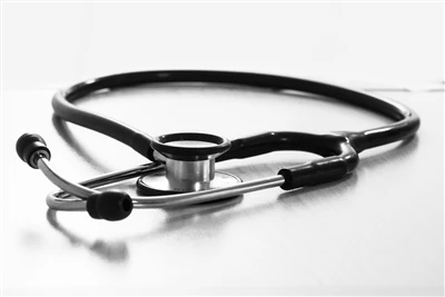 A gerinctűk klinikai értékének alakulása: Anyagtudományi perspektíva