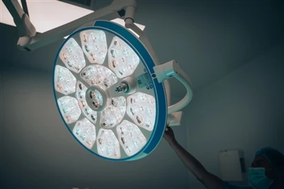 A gyógyszeripar új kék óceánja: A mikrotűs technológia forradalmat indít a gy...